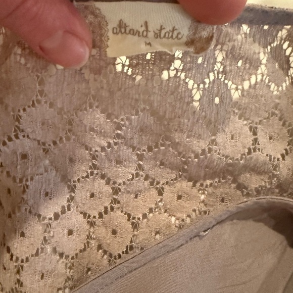 Altar'd State Women's Medium Crochet Long Sleeve Pullover Blouse Size Medium - Picture 3 of 4